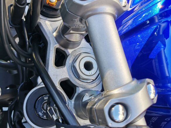 2020 Yamaha MT-10, синий, 1100000 рублей - вид 11
