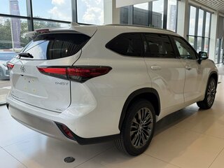 2025 Toyota Highlander IV (XU70), белый, 5400000 рублей, вид 5
