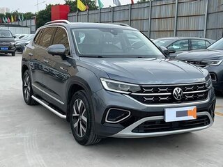 2023 Volkswagen Tayron I Рестайлинг, серый, 1950000 рублей, вид 1