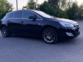 2010 Opel Astra J, чёрный, 600000 рублей, вид 4