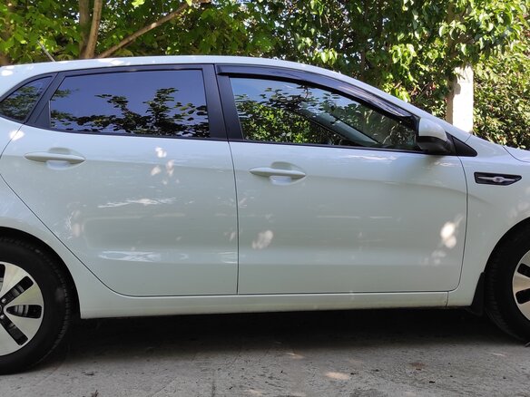 2017 Kia Rio III Рестайлинг, белый, 1320000 рублей - вид 5