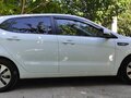 2017 Kia Rio III Рестайлинг, белый, 1320000 рублей - вид 5