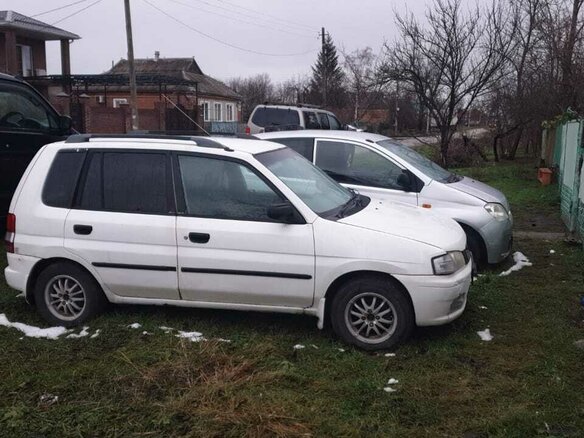1998 Mazda Demio I (DW), белый, 145000 рублей - вид 2