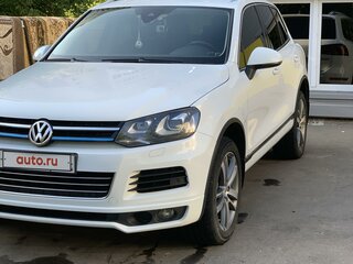 2013 Volkswagen Touareg II, белый, 2170000 рублей, вид 1