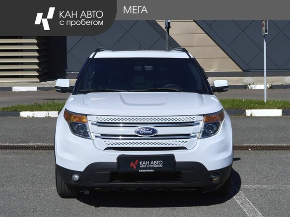 2013 Ford Explorer V, белый - вид 2