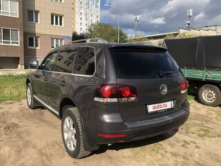 2007 Volkswagen Touareg I Рестайлинг, серый, 850000 рублей, вид 3