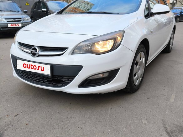 2012 Opel Astra J Рестайлинг, белый, 710000 рублей - вид 1
