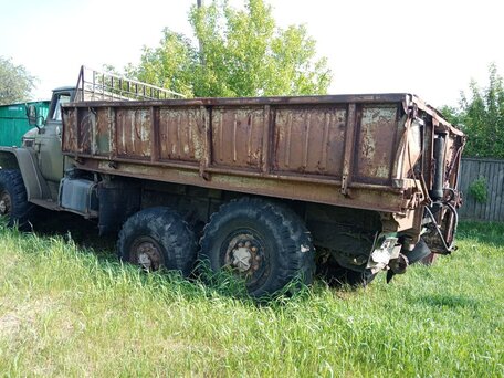 1990 Урал 4320, зелёный, 450000 рублей, вид 3