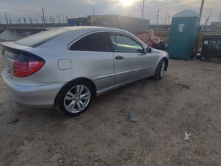 2003 Mercedes-Benz C-Класс 180 II (W203), серебристый, 690000 рублей, вид 3