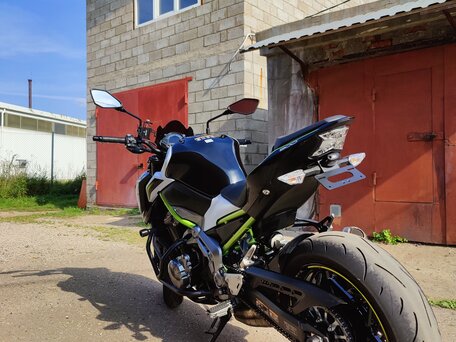 2019 Kawasaki Z 900, белый, 935000 рублей, вид 5