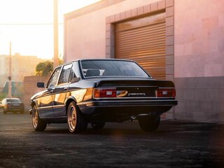 1979 BMW 5 серии 525i I (E12) Рестайлинг, чёрный, 1600000 рублей, вид 4