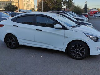 2016 Hyundai Solaris I Рестайлинг, белый, 815000 рублей, вид 3