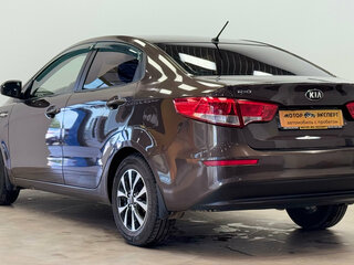 2016 Kia Rio III Рестайлинг, коричневый, 875000 рублей, вид 3