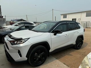 2021 Toyota RAV4 V (XA50), белый, 4550000 рублей, вид 2