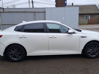 2019 Kia Optima IV Рестайлинг, белый, 1320000 рублей, вид 2
