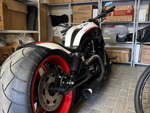 2011 Harley-Davidson V-Rod Muscle, белый, 2200000 рублей - вид 2