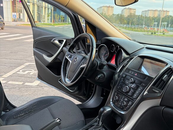 2011 Opel Astra J, чёрный - вид 30