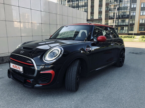2018 Mini Hatch JCW III (F55/F56) Рестайлинг, чёрный - вид 2