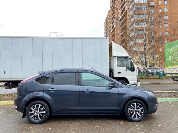 2011 Ford Focus II Рестайлинг, серый - вид 11