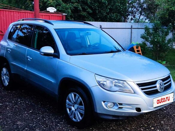 2010 Volkswagen Tiguan I, серебристый, 1000000 рублей - вид 3