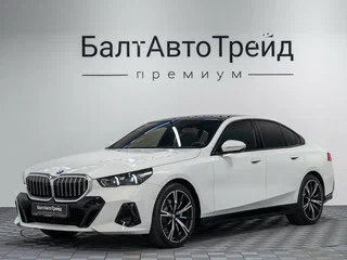 2025 BMW 5 серии 530i xDrive VIII (G60/G61/G68), белый, 9290000 рублей, вид 1