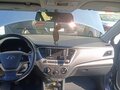 2017 Hyundai Solaris II, серый, 1400000 рублей - вид 4