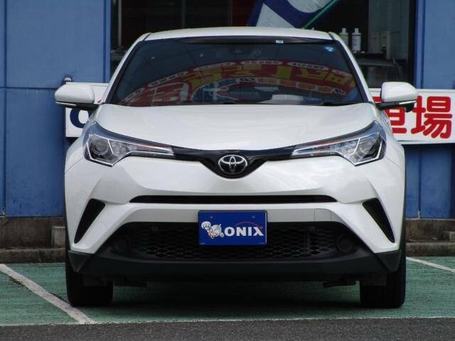 Открыть фотографии: Toyota C-HR I