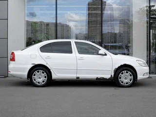 2012 Skoda Octavia II (A5) Рестайлинг, белый, 629000 рублей, вид 3