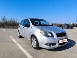 2010 Chevrolet Aveo I Рестайлинг, серебристый, 600000 рублей, вид 2