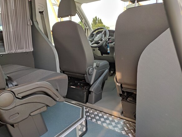 2021 Volkswagen Crafter, белый, 5700000 рублей - вид 2