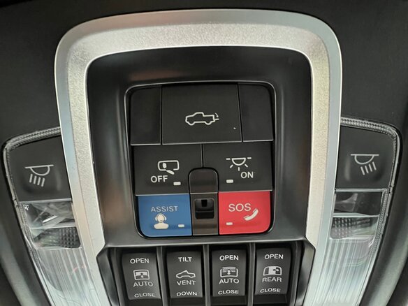 2023 Ram 1500 Quad Cab eTorque V, чёрный, 9150000 рублей - вид 18