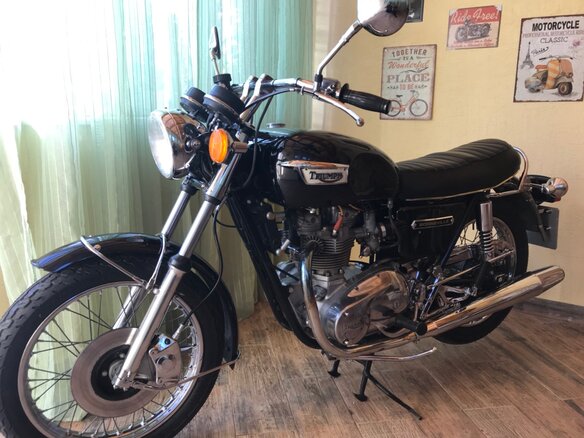 1973 Triumph Bonneville, чёрный