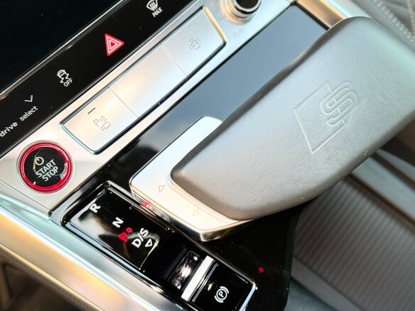 2022 Audi e-tron S, синий, 4146120 рублей - вид 17