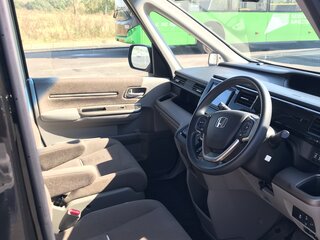 2019 Honda Stepwgn V Рестайлинг, чёрный, 1630000 рублей, вид 5