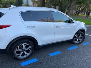 2019 Kia Sportage IV Рестайлинг, белый, 2250000 рублей, вид 4