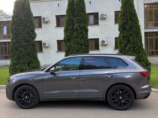 2020 Volkswagen Touareg III, серый, 5600000 рублей, вид 5