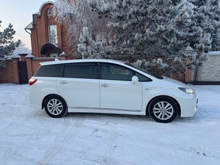 2011 Toyota Wish II, белый, 1399000 рублей, вид 5