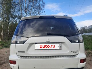 2010 Mitsubishi Outlander II Рестайлинг, белый, 1490000 рублей, вид 2