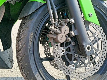 2010 Kawasaki ER-6F (Ninja 650R), зелёный, 320000 рублей, вид 4