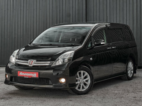 Toyota ISis I Рестайлинг