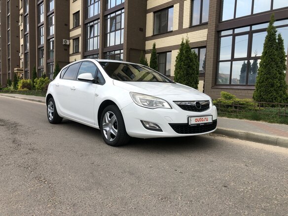 2011 Opel Astra J, белый, 725000 рублей - вид 1