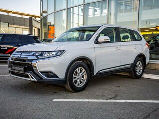 2019 Mitsubishi Outlander III Рестайлинг 3, белый, 1948000 рублей, вид 3