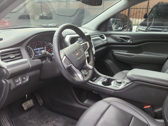2023 GMC Acadia II Рестайлинг, чёрный, 3733333 рублей - вид 6