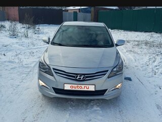 2015 Hyundai Solaris I Рестайлинг, серебристый, 970000 рублей, вид 1