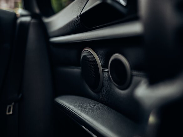 2010 BMW 3 серии 335xi V (E90/E91/E92/E93) Рестайлинг, серый, 2100000 рублей - вид 5
