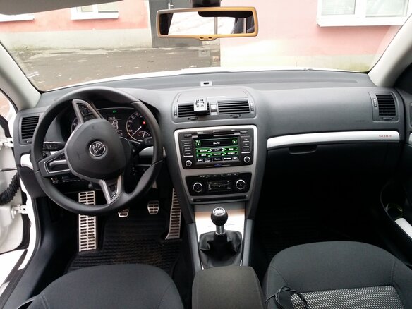 2012 Skoda Octavia Scout II (A5) Рестайлинг, белый - вид 4