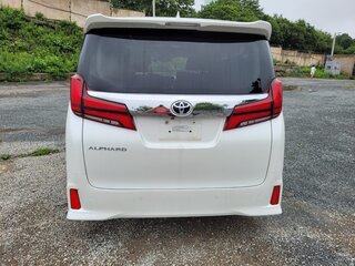 2018 Toyota Alphard III Рестайлинг, белый, 4500000 рублей, вид 4