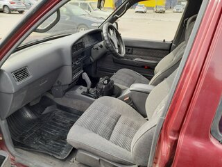 1992 Toyota Hilux Surf II Рестайлинг, красный, 650000 рублей, вид 5