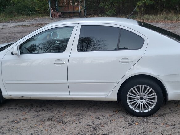 2013 Skoda Octavia II (A5) Рестайлинг, белый, 1190000 рублей - вид 6