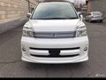 2003 Toyota Voxy I (R60), белый, 800000 рублей - вид 1